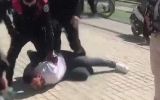 Antalya'da arızalı telefon kavgasına polisi tehdit etti! 'Bunun hesabı kesilecek' - Resim: 2