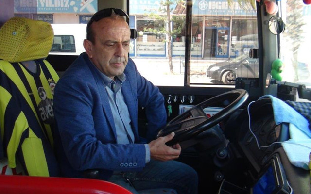 Antalya'da 77 yaşındaki şahsın minibüste 16 yaşındaki genç kızı taciz ettiği iddiası - Resim: 1