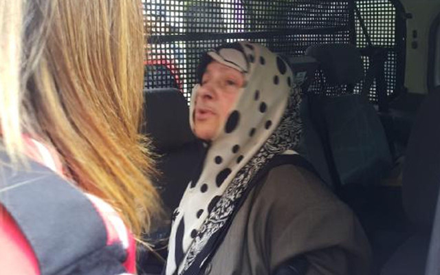 Bursa'da banka şubesine maskesiz girmek isteyen anne-kız, polise 40 dakika direndi - Resim: 2