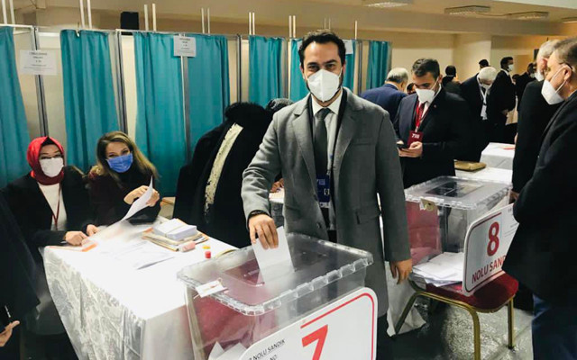 Bülent Arınç'ın oğlu Mücahit Arınç AK Parti yönetimine girdi! İşte Arınç'ın yeni görevi - Resim: 0