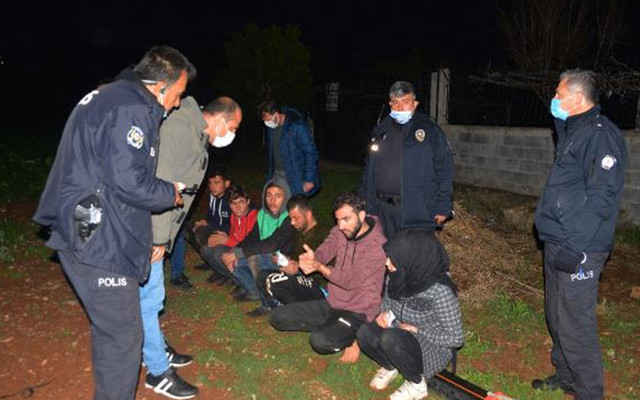 Adana'da film gibi kovalamaca: 6 kişi saklandıkları patates tarlasında yakalandı - Resim: 0