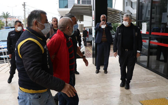 Antalya'da eşini öldüren arkadaşına 'adamsın' diyen kişi: Türk kadınlarından özür diliyorum - Resim: 1