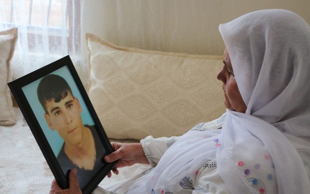 PKK'nın kaçırdığı oğlu gelecek umuduyla sofraya bir tabak fazla bırakıyor - Resim: 1