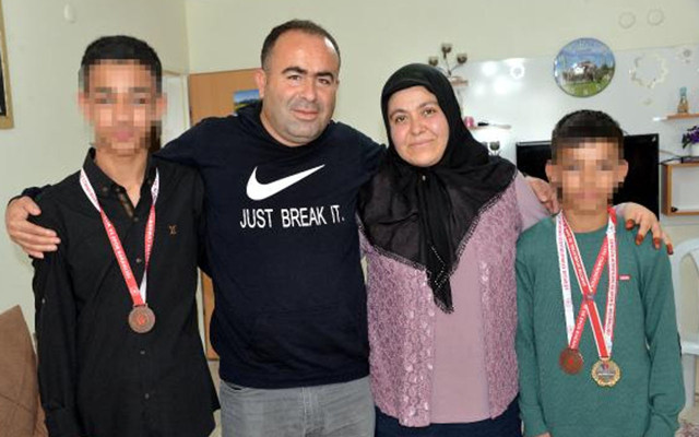 Öz anneleri üzerlerinde sigara söndürdü işkence yaptı! Koruyucu anne ise takdirlik - Resim: 2