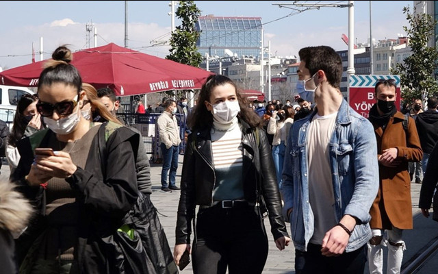İstanbul'da kısıtlamasız cumarteside trafik yoğunluğu yüzde 70'i aştı - Resim: 2