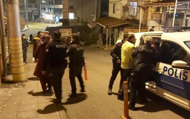 Zonguldak'ta aldatıldığından şüphelenen kadın, kocasını başkasının evinde bastı - Resim: 1