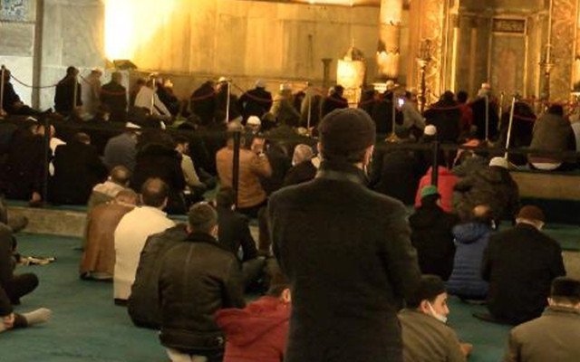 Ayasofya Camii'nde 87 yıl sonra Berat Kandili heyecanı - Resim: 0