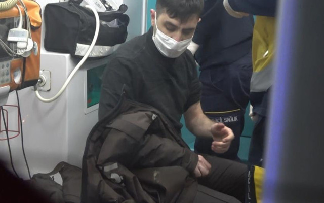 Bursa'da kısıtlamada ‘dur’ ihtarına uymayan kadın sürücü bekçiye çarptı - Resim: 0