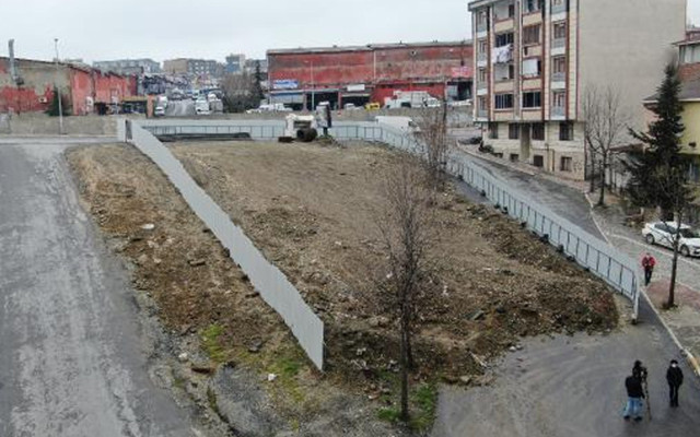 Esenyurt'ta mahalleli şaşkın: 30 yıldır kullandıkları yolda inşaat çalışması başladı - Resim: 2