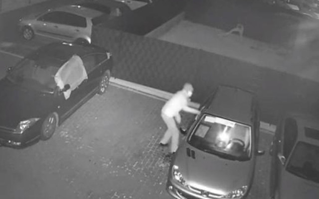 Almanya'da Türk gurbetçinin galerisindeki 7 otomobil kundaklandı - Resim: 0