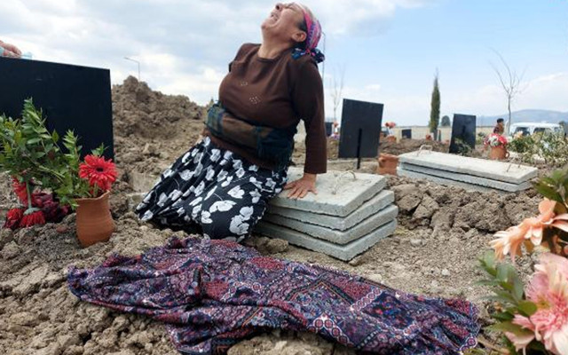 İzmir'de 16 bıçak darbesiyle öldürülen Sezen'in gözleri bağışlandı - Resim: 0