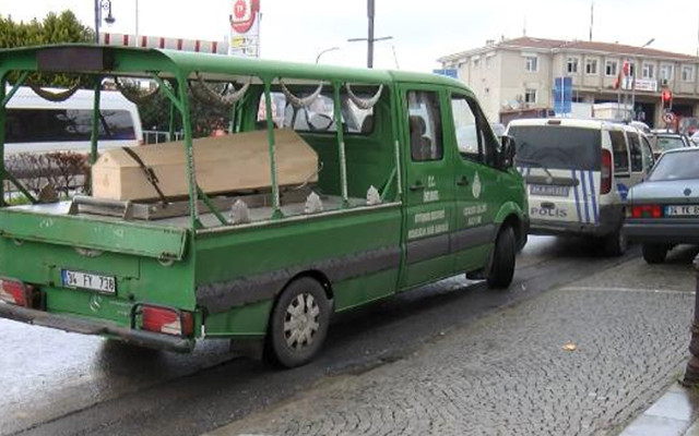 Pendik'te yaşlı kadın balkondan atlayarak intihar etti - Resim: 1