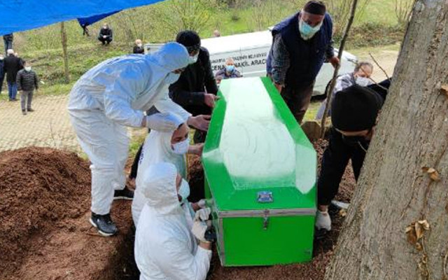 Sakarya'da aynı aileden 5'inci can Covid-19 yüzünden toprağa girdi - Resim: 0