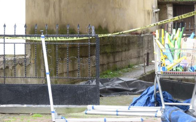 Pendik'te yaşlı kadın balkondan atlayarak intihar etti - Resim: 0