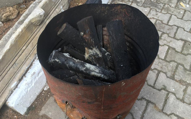 Manisa'da üstüne oturduğu tenekeden sızan tiner sobayla buluşunca ağır yaralandı - Resim: 0