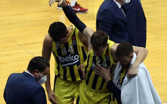 Jan Vesely sakatlandı! Fenerbahçe Beko-Barcelona maçında büyük talihsizlik - Resim: 1