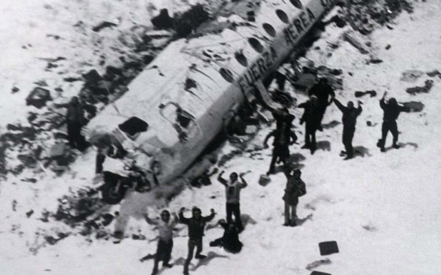 49 yıl önceki uçak kazasında sağ kalan yolcudan itiraf: Ceset yedik - Resim: 1