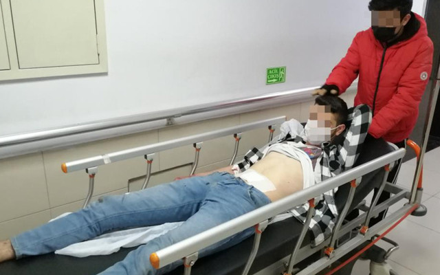 Samsun'da çıkan kavgada gençlerden birinin kafasına bıçak saplandı - Resim: 1