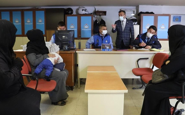 Mersin'de dilencilik yaptığı belirlenen kadının mal varlığı pes dedirtti - Resim: 1