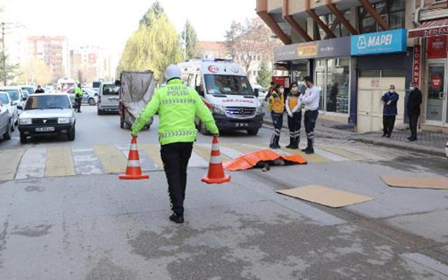 Eskişehir'de otobüsün çarptığı yaya, lastik ile çamurluk arasına sıkışıp 160 metre sürüklendi - Resim: 1