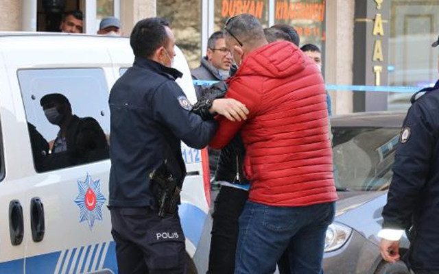 Eskişehir'de otobüsün çarptığı yaya, lastik ile çamurluk arasına sıkışıp 160 metre sürüklendi - Resim: 2