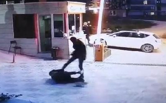 Bursa'da 'yeğenim kayboldu' diyerek güvenliğe saldırdı! 10 dakika sonra oradan çıktı - Resim: 0