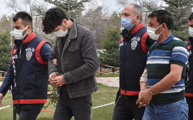 Sivas'ta hastane çalışanlarına saldıran şüphelilere çifte ceza kesildi - Resim: 2