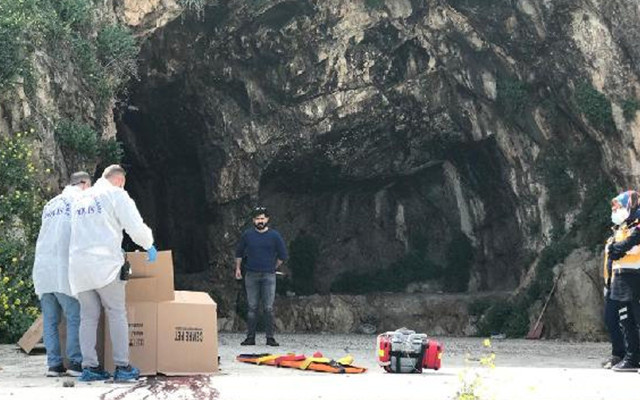 Şanlıurfa'da tarihi kale eteğinde dehşet verici görüntü! Erkek cesedi bulundu - Resim: 1