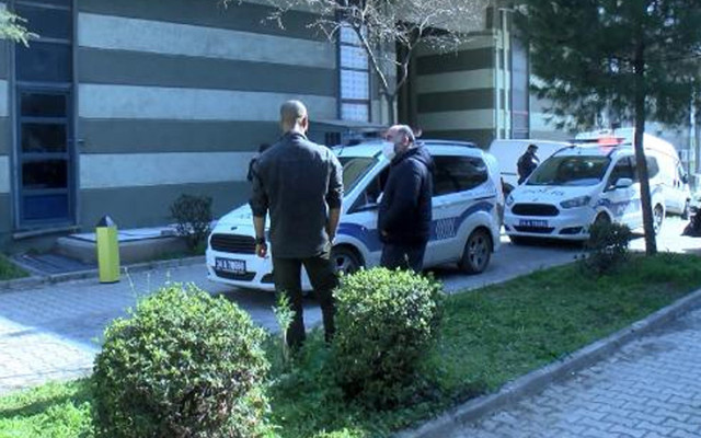 Esenler'de boşanma aşamasındaki eşinin iş yerini bastı! 1 kişiyi acımadan vurdu - Resim: 0