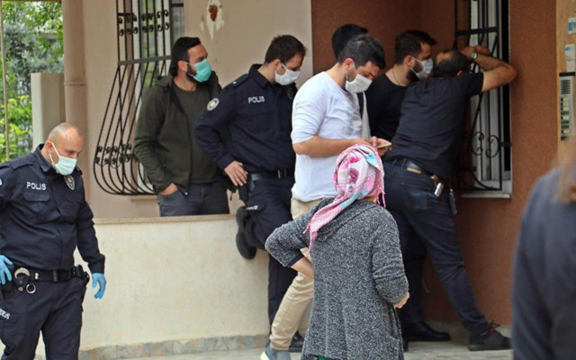 Antalya'da bunalıma giren kişi, bıçakla kendisine zarar verdi - Resim: 2