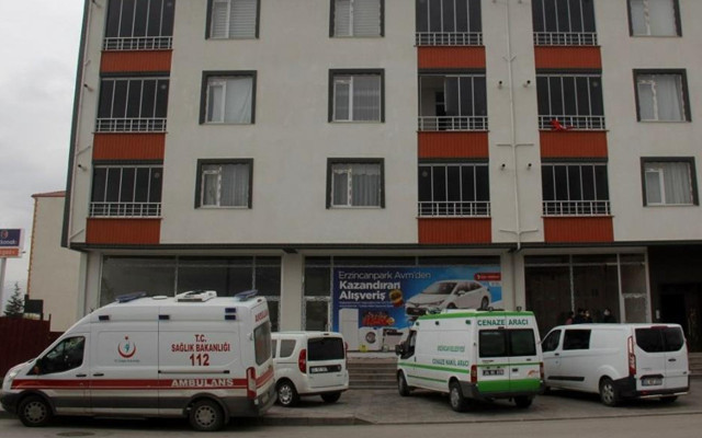 Erzincan'da Covid-19'a yakalanan polis karantinayı geçirdiği evinde ölü bulundu - Resim: 0