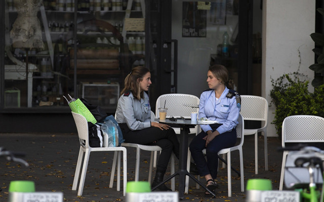 İsrail’de hayat aşı sayesinde normale dönmeye başladı - Resim: 2