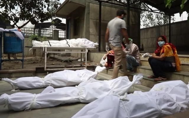 Hindistan'da ölüleri gömmeye yetişemiyorlar korona cesetlerini yakmaya başladılar - Resim: 2