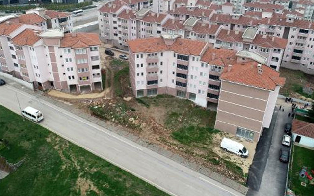 Bursa'da inşaatına 27 yıl önce başlanan site tamamlanamadı - Resim: 4