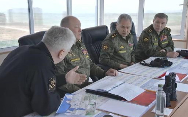 Rusya'dan Ukrayna'ya gözdağı: Kırım'da 10 bin askerli, 40 savaş gemili tatbikat - Resim: 0