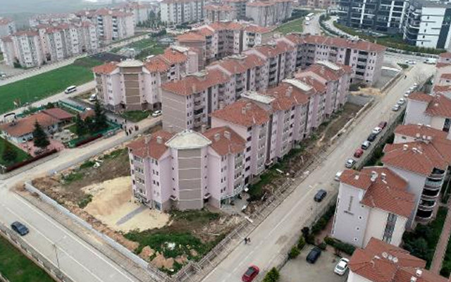 Bursa'da inşaatına 27 yıl önce başlanan site tamamlanamadı - Resim: 1