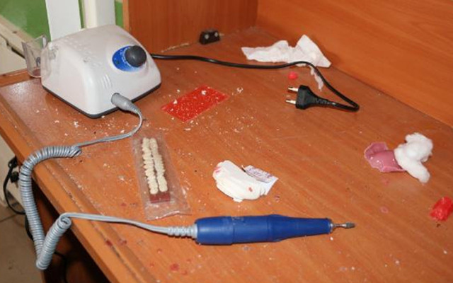 Elazığ'da sahte diş hekimi kaçak diş kliniğinde yakalandı - Resim: 1