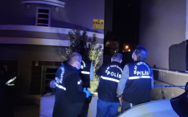 Denizli'de balkonda ezan okuyup "Allah'ım sana geliyorum" diyen öğretmen ölü bulundu - Resim: 0
