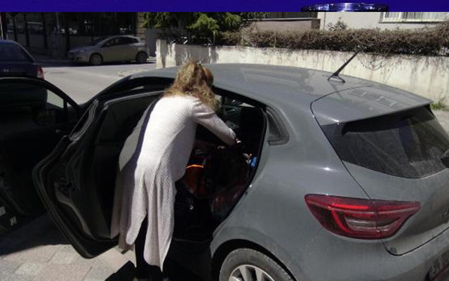 Eski sevgilisi tüm parasını elinden aldı! Ölüm tehdidi alan kadın korkudan otomobilde yaşıyor - Resim: 1