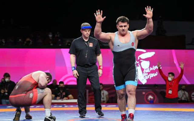 Rıza Kayaalp, 10'uncu kez Avrupa Şampiyonu oldu - Resim: 1