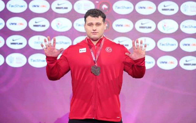 Rıza Kayaalp, 10'uncu kez Avrupa Şampiyonu oldu - Resim: 0