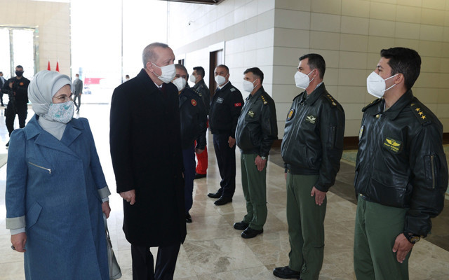 Cumhurbaşkanı Erdoğan, Dünya Pilotlar Günü'nde pilotlarla bir araya geldi - Resim: 0