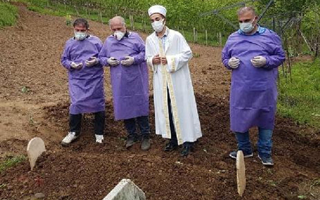 Trabzon'da baba- kızın kaderi bir oldu: 3 saat arayla Covid-19'dan öldüler - Resim: 2