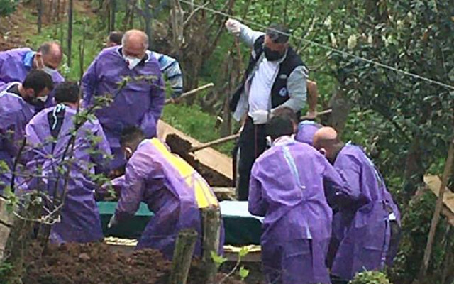 Trabzon'da baba- kızın kaderi bir oldu: 3 saat arayla Covid-19'dan öldüler - Resim: 0