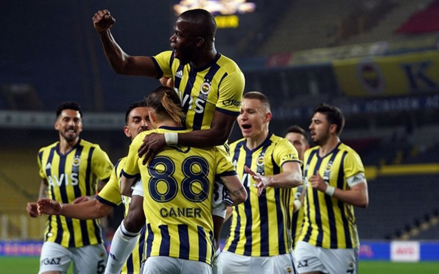 Fenerbahçe'de Emre Belözoğlu farkı! Erol Bulut'u geride bıraktı - Resim: 1