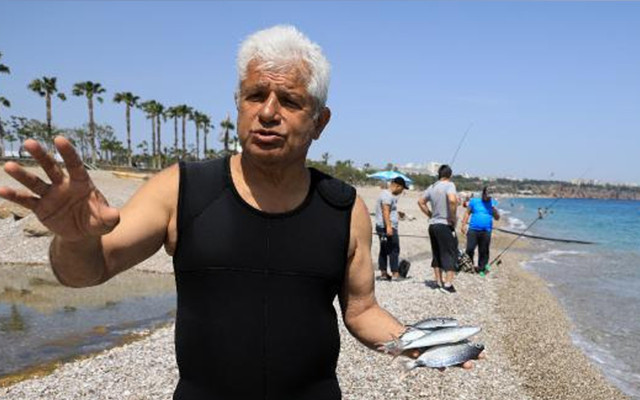 Zehirli ekmek ile avlayıp insanlara satıyorlar! Prof. Gökoğlu: Bu resmen doğayı katletmektir - Resim: 1