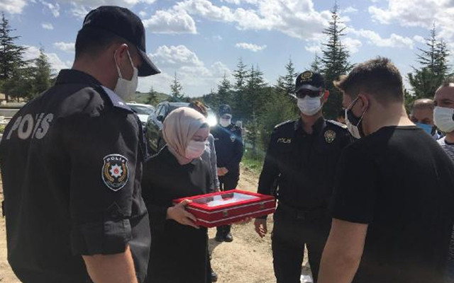 Siirt'te görev yapan 43 yaşındaki polis memuru Covid-19'dan hayatını kaybetti - Resim: 0