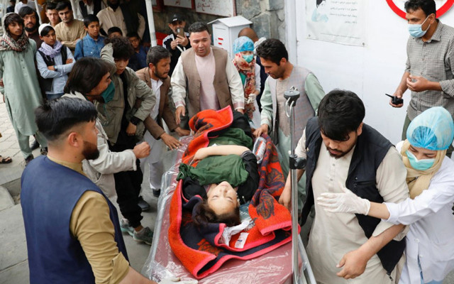 Afganistan'da iftar saati bombalı saldırı: 40 kişi hayatını kaybetti - Resim: 1