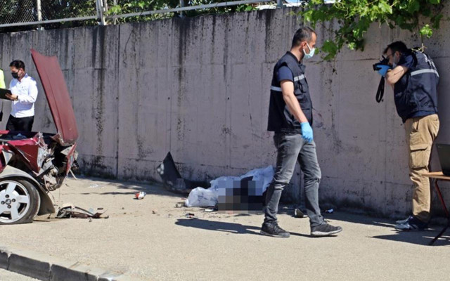 Antalya'da ölümün böylesi... Kaldırımdaki duvarın gölgesinde otururken ecel yakaladı - Resim: 1