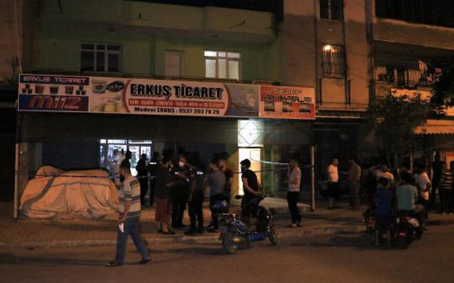 Adana'da pencereden bakınca sinir krizi geçirdiler! Babaları tüfekle öldürülmüş - Resim: 0